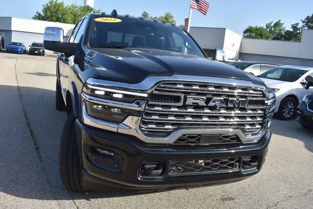 Used 2025 RAM 3500 Limited AWD/4WD image 10