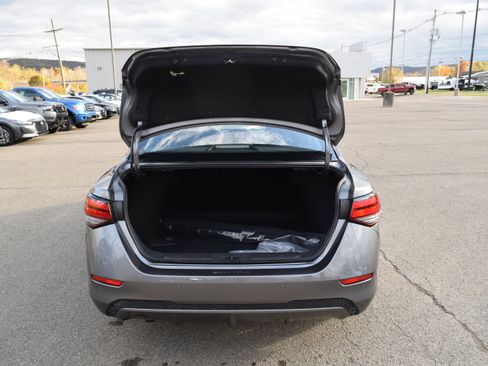 New 2025 Nissan Sentra SV image 9