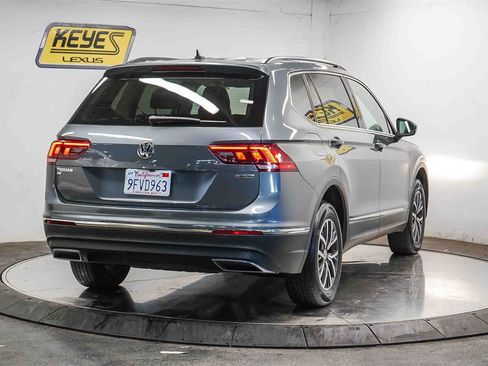 Used 2020 Volkswagen Tiguan SE image 4