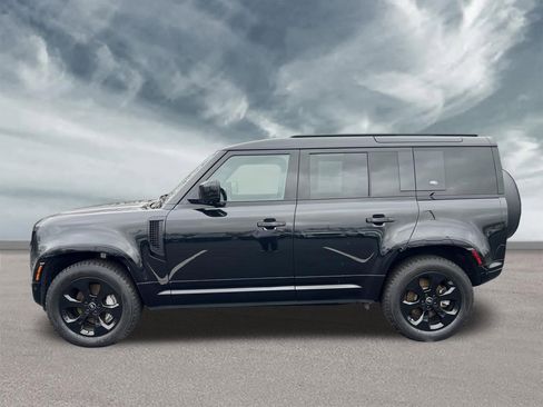 Certified 2023 Land Rover Defender 110 X-Dynamic SE AWD/4WD image 2