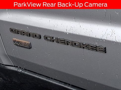 Used 2017 Jeep Grand Cherokee Laredo image 27