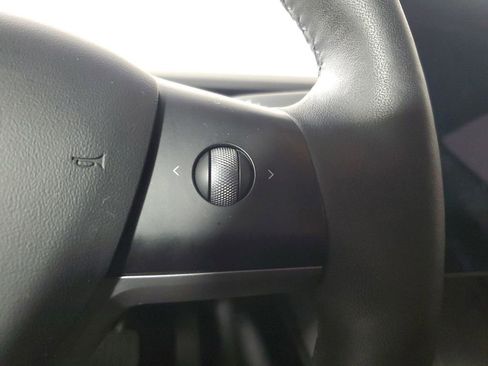 Used 2021 Tesla Model 3 Standard Range Plus image 24