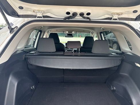 Used 2025 Toyota RAV4 XLE AWD/4WD image 27