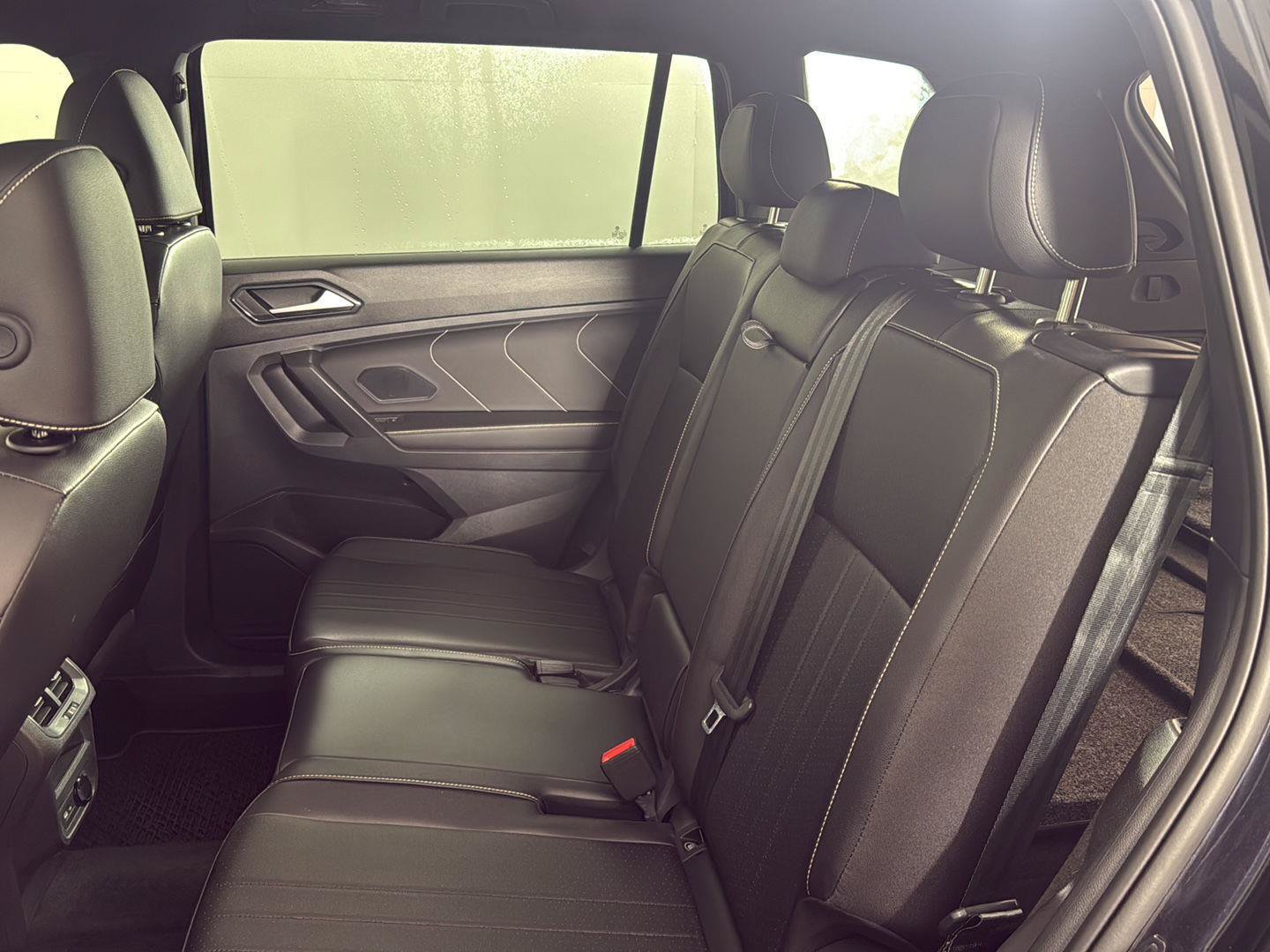 Certified 2024 Volkswagen Tiguan SE R-Line FWD image 22