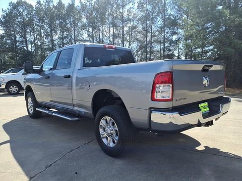 Used 2024 RAM 2500 Big Horn w/ Bed Utility Group image 4
