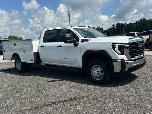 New 2026 GMC Sierra 3500 Pro w/ Convenience Package AWD/4WD image 4