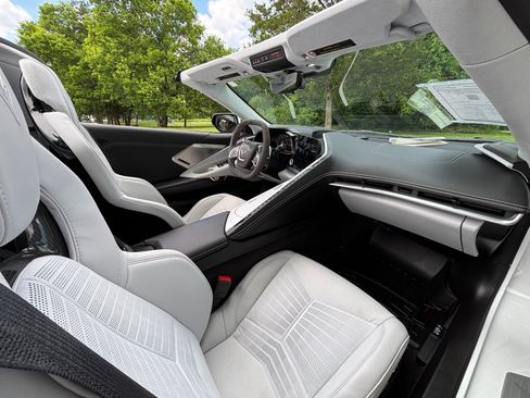 Used 2023 Chevrolet Corvette Stingray Premium Conv w/ 3LT RWD image 47