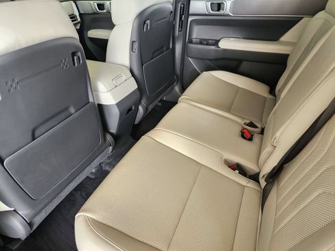 Used 2025 Hyundai Santa Fe SEL FWD image 29
