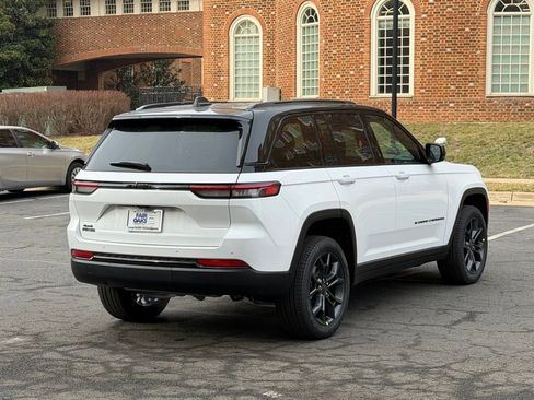 New 2025 Jeep Grand Cherokee Limited image 7