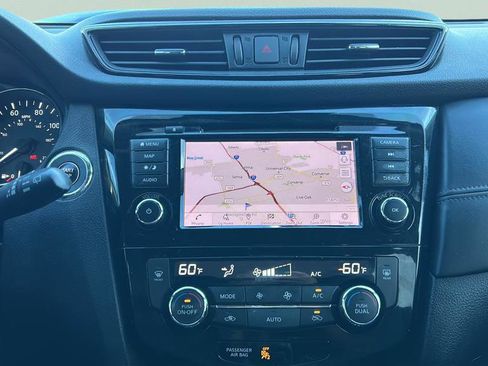 Used 2019 Nissan Rogue SL w/ Premium Package image 20