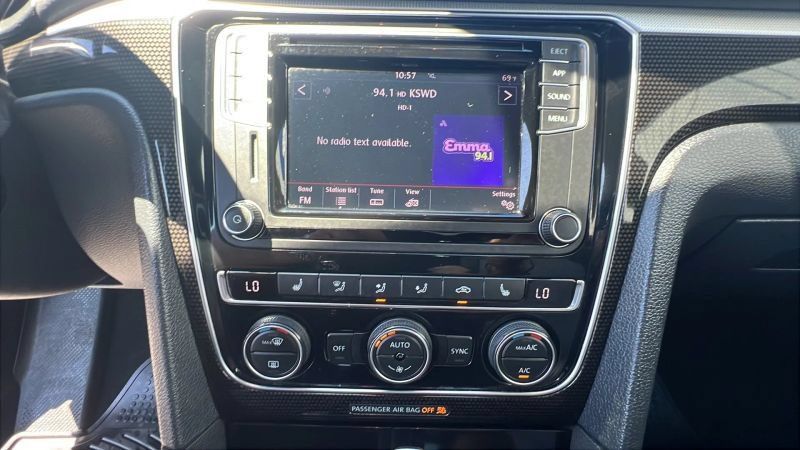 Used 2018 Volkswagen Passat 3.6 FWD image 23