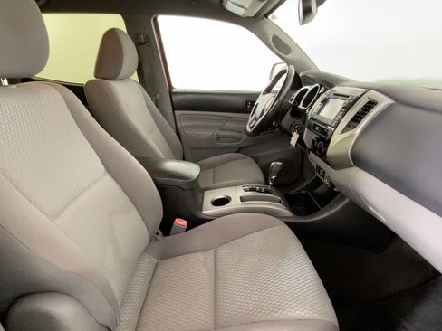 Used 2012 Toyota Tacoma PreRunner image 26