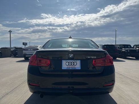 Used 2018 BMW 320i Sedan RWD image 4