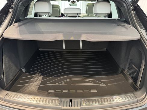 Certified 2025 Porsche Macan image 27