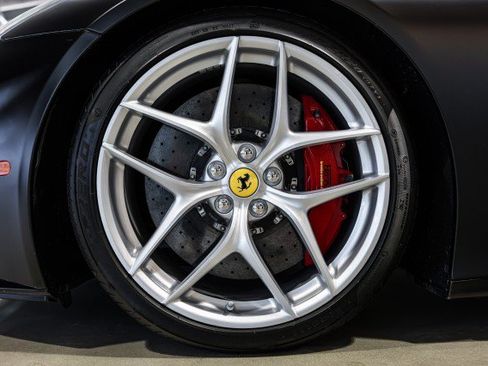 Used 2014 Ferrari F12 Berlinetta RWD image 28