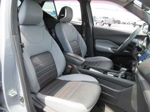 Used 2023 Nissan Kicks SR w/ SR Premium Package FWD image 19