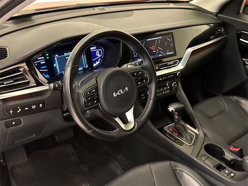 Used 2022 Kia Niro Touring Special Edition image 21