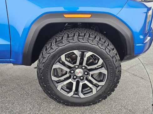 Used 2023 GMC Canyon AT4 w/ LPO, Skid Plate Package AWD/4WD image 9