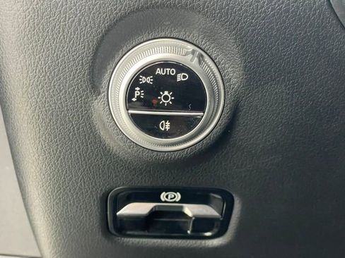 Used 2023 Mercedes-Benz C 300 C 300 image 36