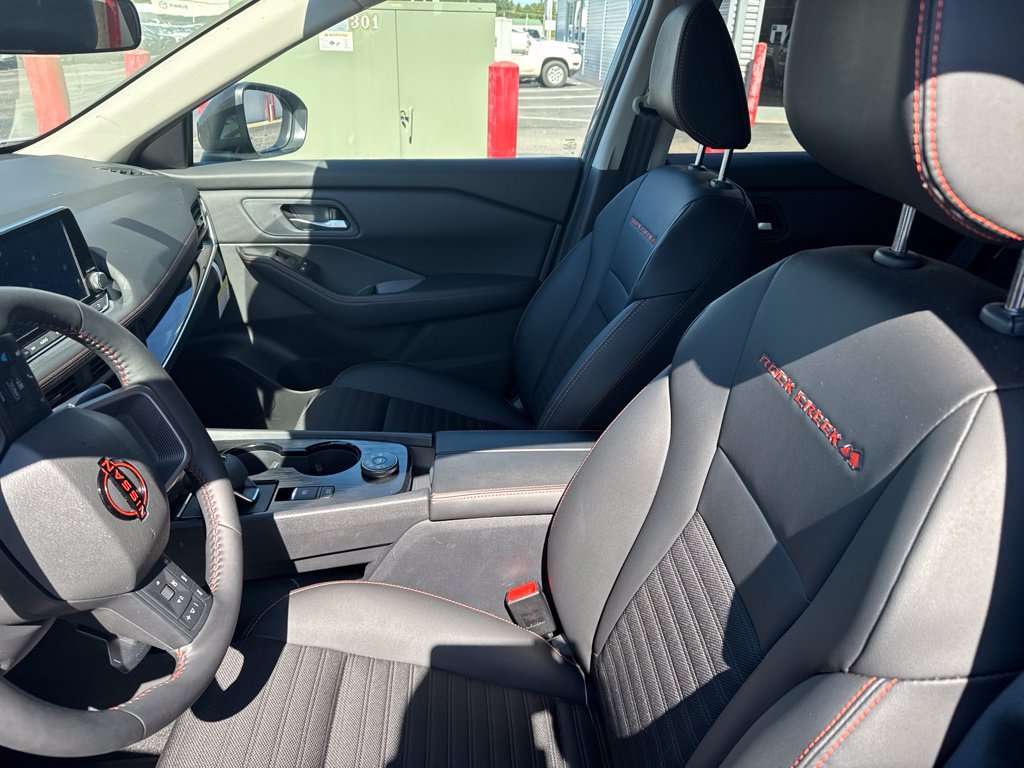 Certified 2026 Nissan Rogue SV AWD/4WD image 9