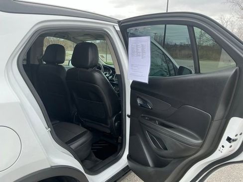 Used 2021 Buick Encore Preferred image 18