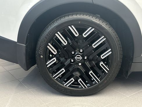 New 2026 Nissan Leaf Platinum+ w/ Cargo Package (Platinum+) image 17