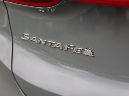 Used 2021 Hyundai Santa Fe SEL w/ Convenience + Premium Package AWD/4WD image 9