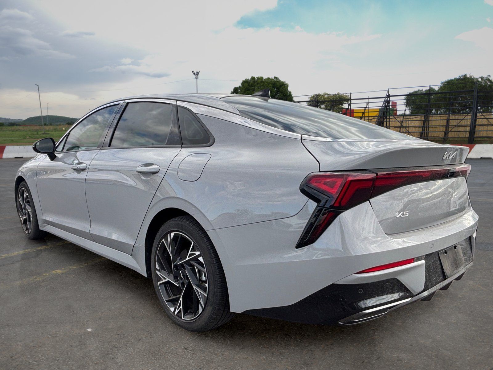 Certified 2025 Kia K5 GT-Line w/ GT-Line Premium Package FWD image 4