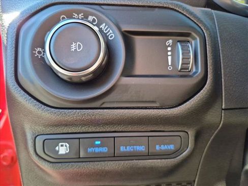 Used 2023 Jeep Wrangler Unlimited Sahara w/ Cold Weather Group AWD/4WD image 16