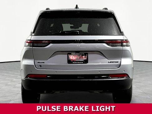 Used 2025 Jeep Grand Cherokee Limited w/ Luxury Tech Group II AWD/4WD image 5