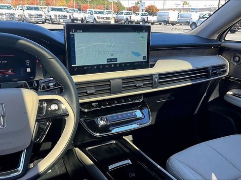 New 2026 Lincoln Corsair Reserve image 7