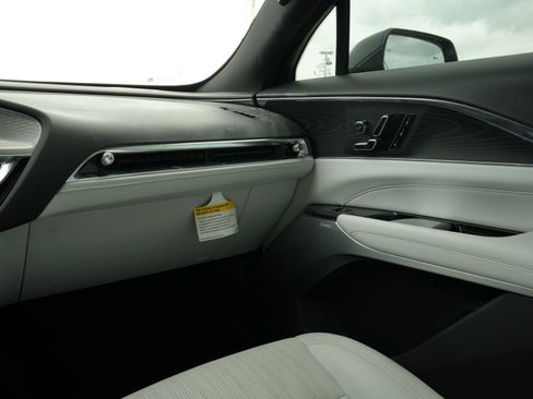 Certified 2024 Cadillac Lyriq Luxury AWD/4WD image 9