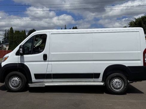 Used 2025 RAM ProMaster 2500 w/ U-Haul Equipment Group FWD image 3