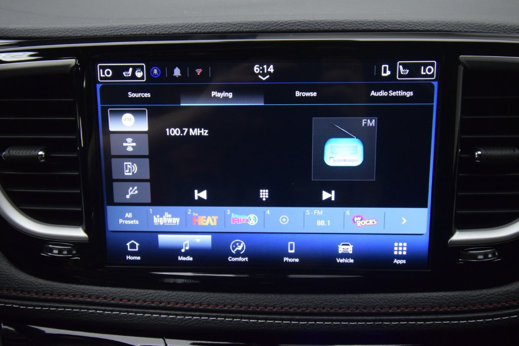 New 2027 Chrysler Pacifica Select AWD/4WD image 19