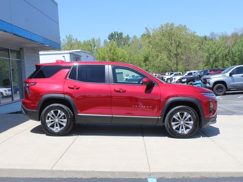 New 2026 Chevrolet Equinox LT w/ Convenience Package II AWD/4WD image 3