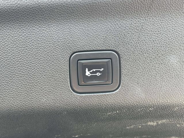 Used 2021 GMC Yukon SLT RWD image 11