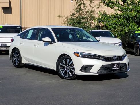Used 2022 Honda Civic EX-L image 2