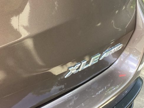 Used 2017 Toyota Highlander XLE AWD/4WD image 20
