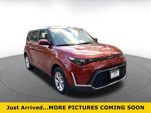 Used 2025 Kia Soul LX w/ LX Technology Package image 1