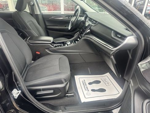 Used 2021 Jeep Grand Cherokee L Laredo w/ Luxury Tech Group I image 12