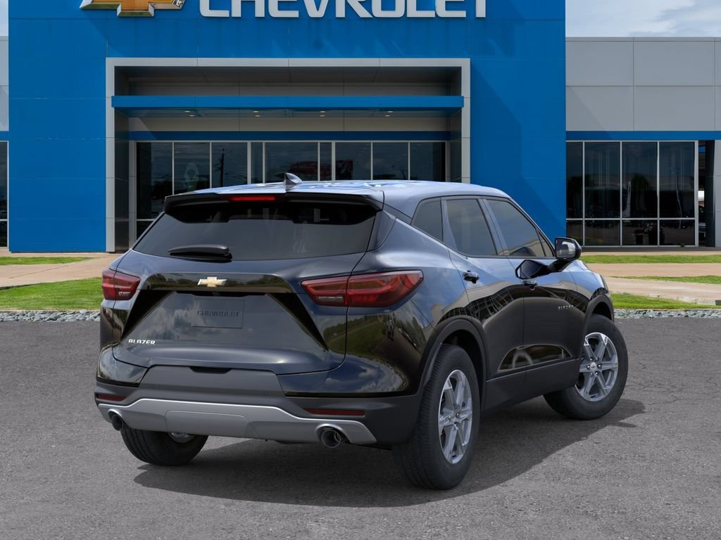 New 2026 Chevrolet Blazer LT FWD image 4