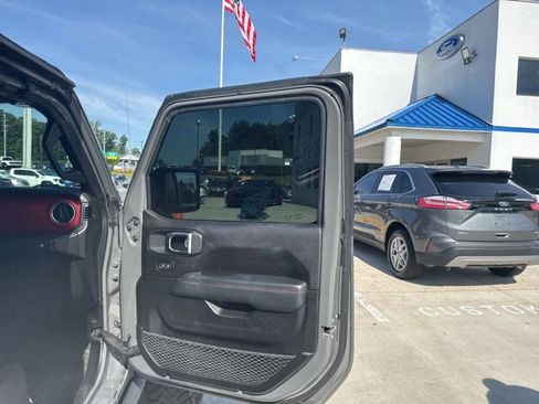 Used 2019 Jeep Wrangler Unlimited Rubicon AWD/4WD image 26