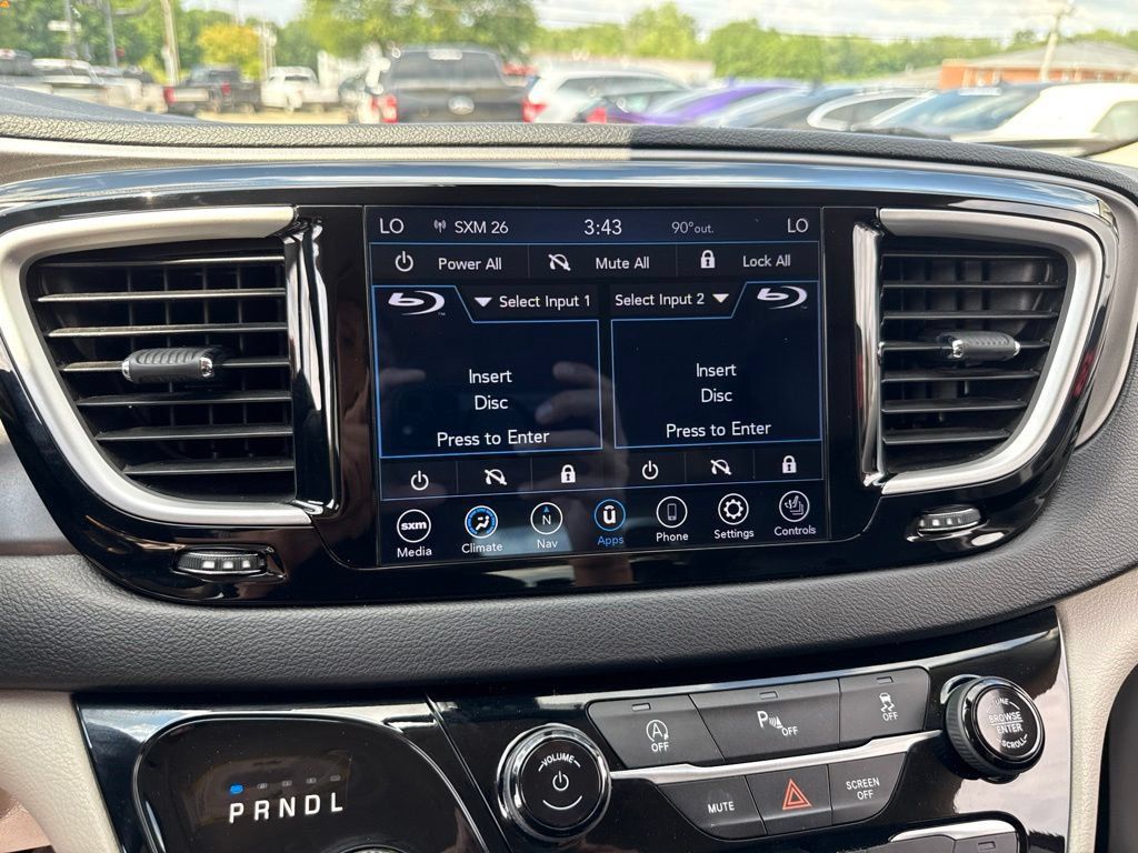 Used 2020 Chrysler Pacifica Touring-L Plus FWD image 11