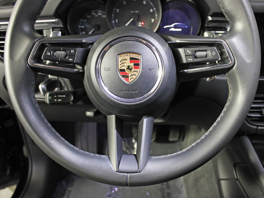 Certified 2022 Porsche Macan AWD/4WD image 26