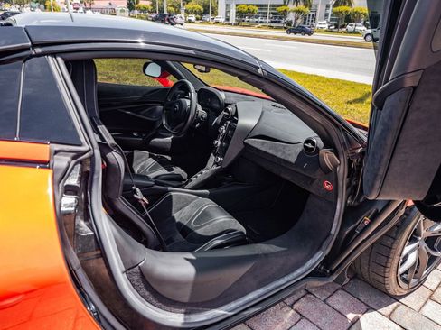 Used 2021 McLaren 720S Performance image 34