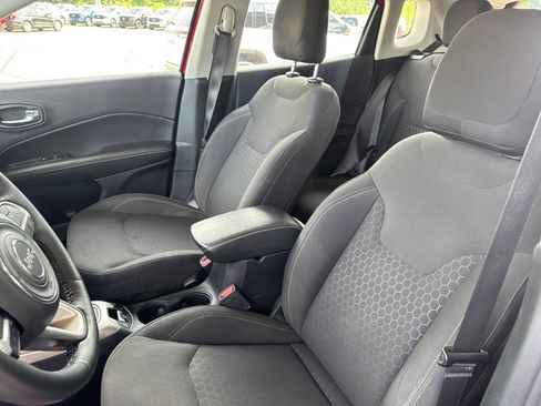 Used 2018 Jeep Compass Sport w/ Tech Group FWD image 20