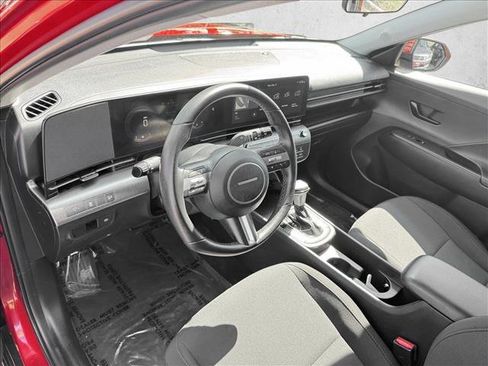 Used 2024 Hyundai Kona SEL image 9