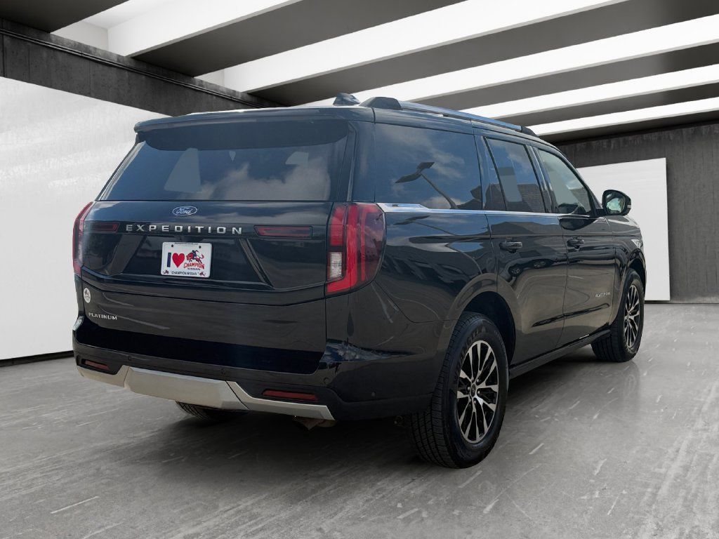 Used 2025 Ford Expedition Platinum AWD/4WD image 5
