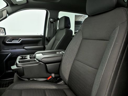 Used 2025 Chevrolet Silverado 1500 LT image 13