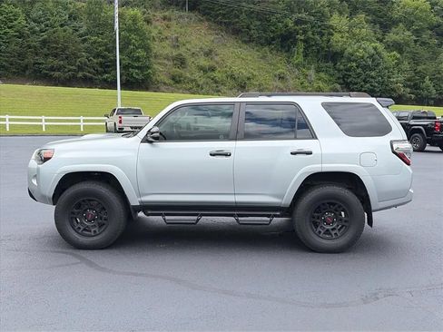 Used 2021 Toyota 4Runner Venture w/ Moonroof Package AWD/4WD image 2
